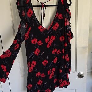 Rue21 Black Cold-Shoulder Tunic with Red Floral Print